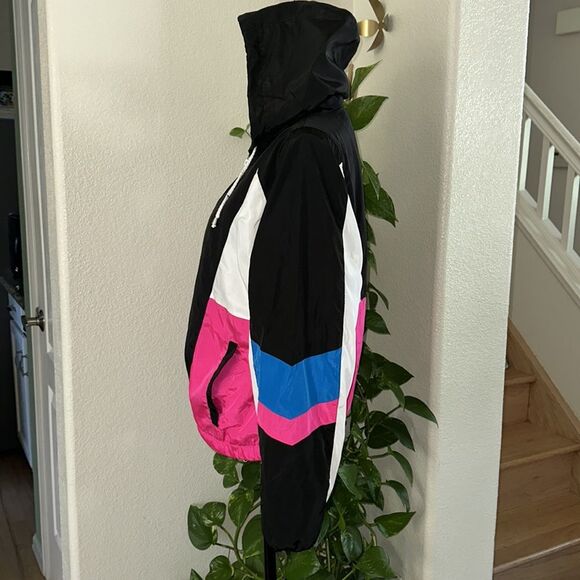 New Look - Picture 3 of 8